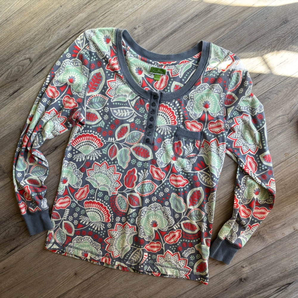Vera Bradley Floral Henley Long-Sleeve Quarter Button Top Gray with Red & Mint